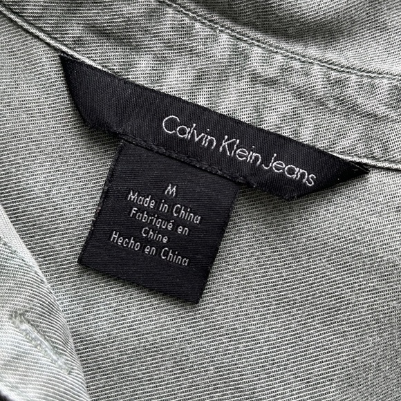 Calvin Klein long sleeve button down - Picture 2 of 4